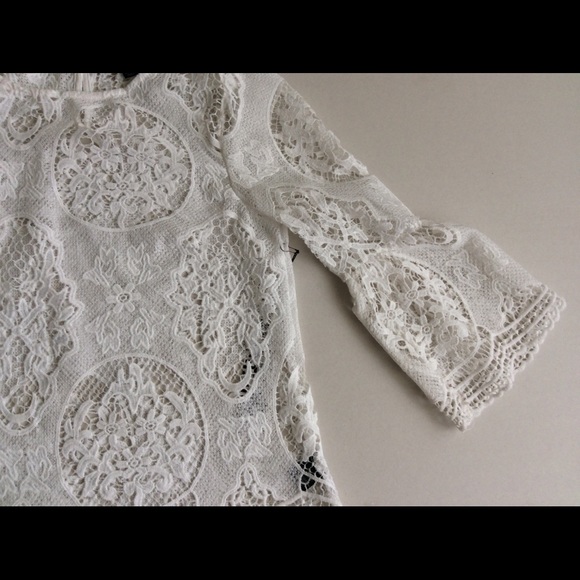 Haute Monde Cut Lace Top - Picture 5 of 8